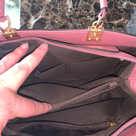 Handbag, NWOT. - Picture 6 of 13